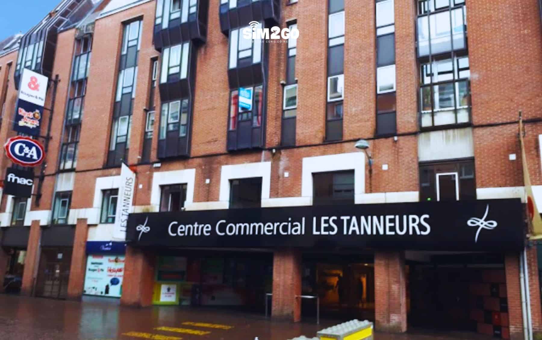 voi-hon-5-cua-hang-noi-day-cung-cap-nhieu-loai-sản-pham-va-dich-vu