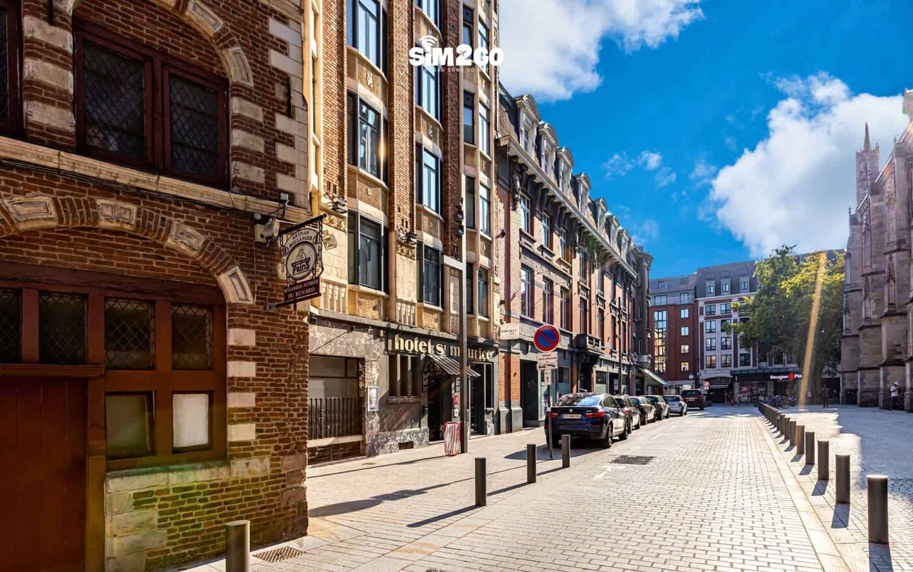 khach-san-cach-trung-tam-lich-su-cua-lille-mot-quang-di-bo