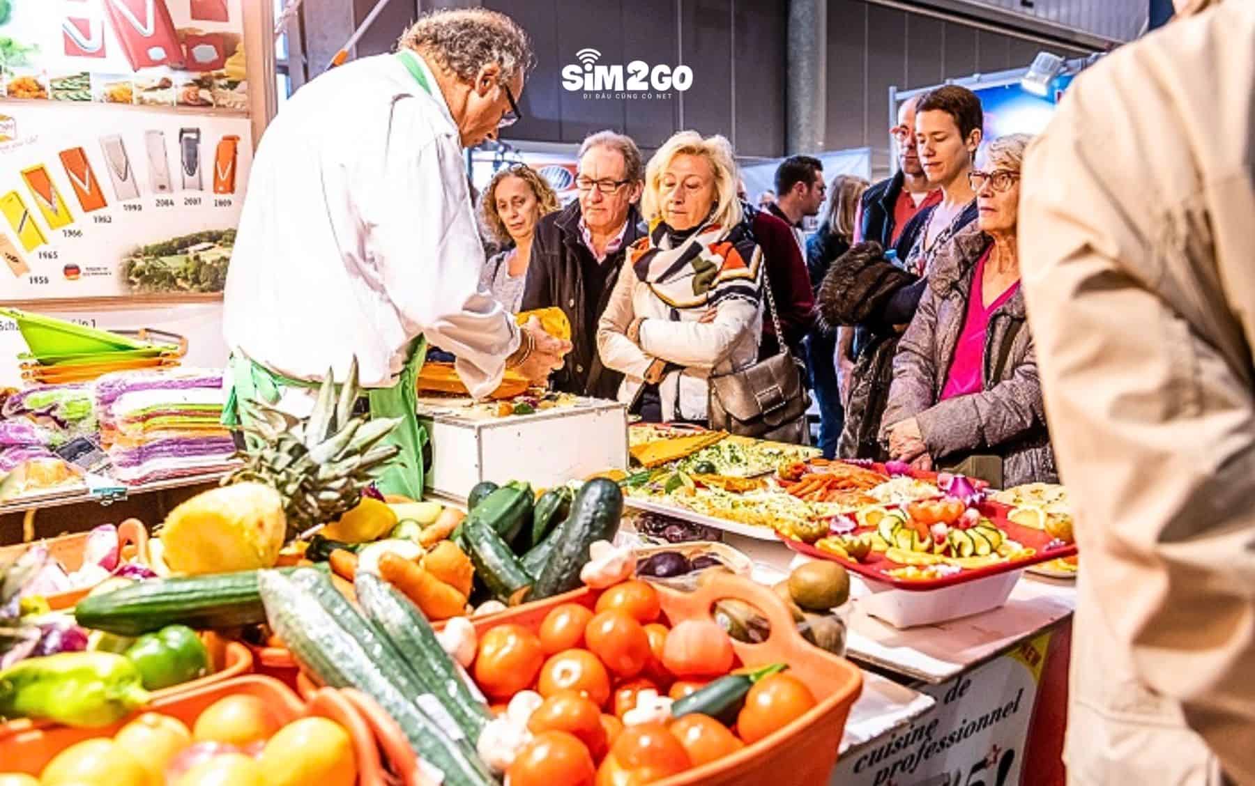 du-khach-se-duoc-nem-nhieu-mon-an-ngon-va-duoc-xem-bieu-dien-am-thuc