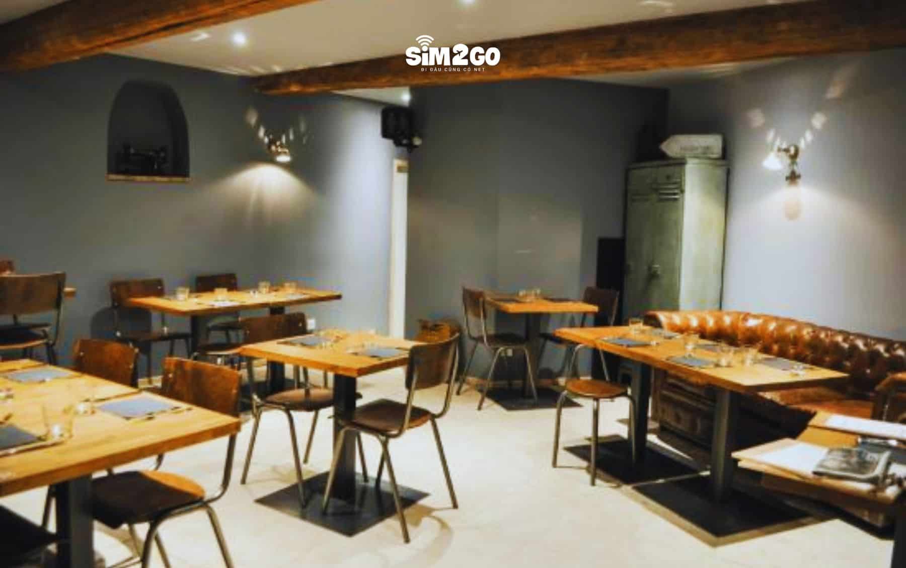 cac-mon-an-quoc-te-o-day-duoc-dau-bep-che-bien-rat-sang-tao