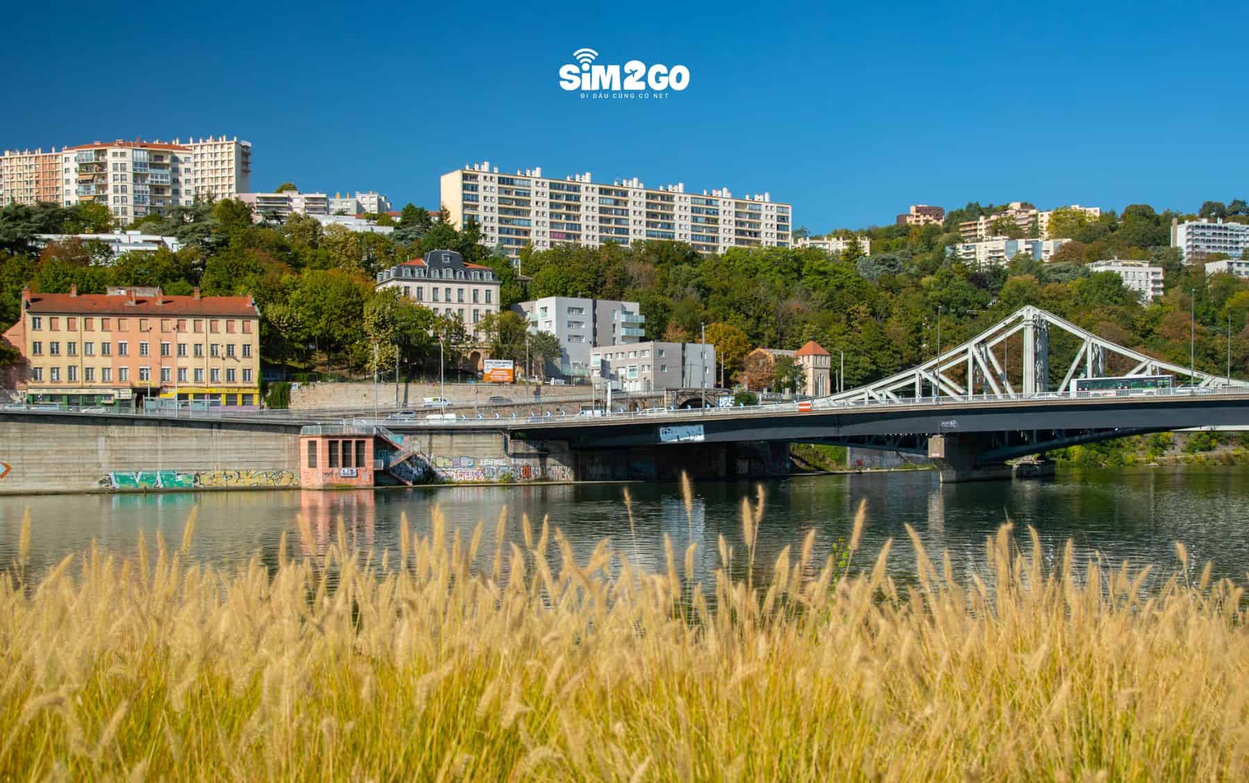 toan-bo-khu-vuc-Presqu'île-duoc-bao-quanh-gom-cac-quan-1-2-3-va-8