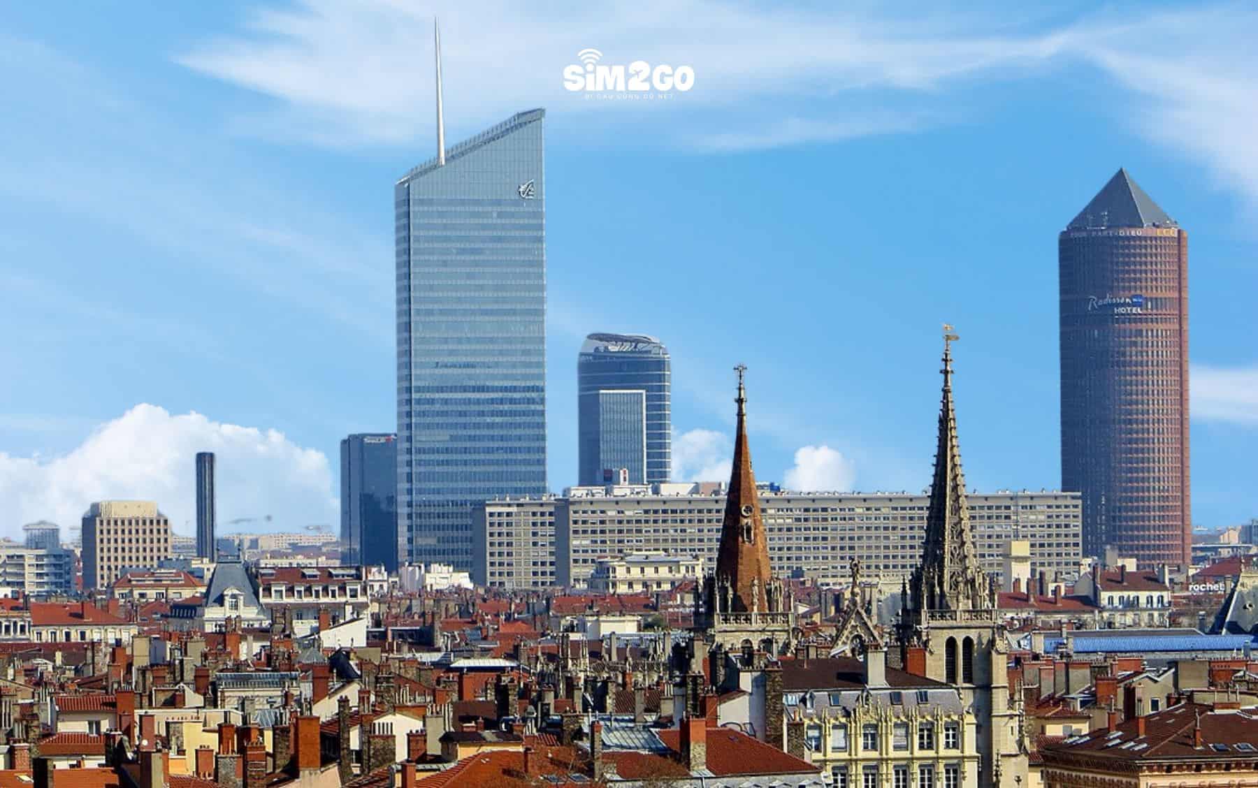 La Part-Dieu-la-mot-khu-dan-cu-va-thuong-mai-noi-tieng-o-lyon