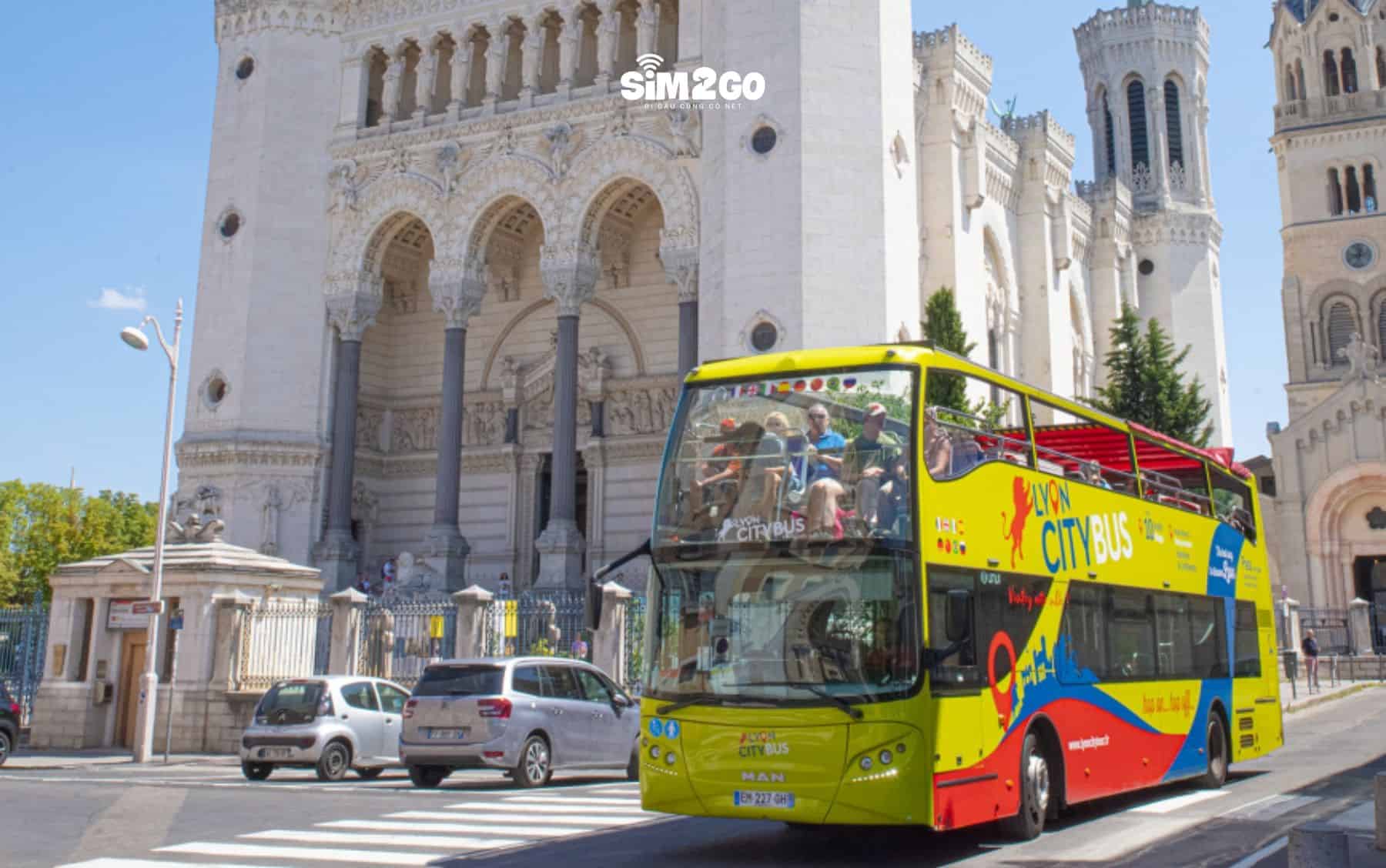 xe-bus-hai-tang-mui-tran-la-mot-cach-tuyet-voi-de-kham-pha-lyon