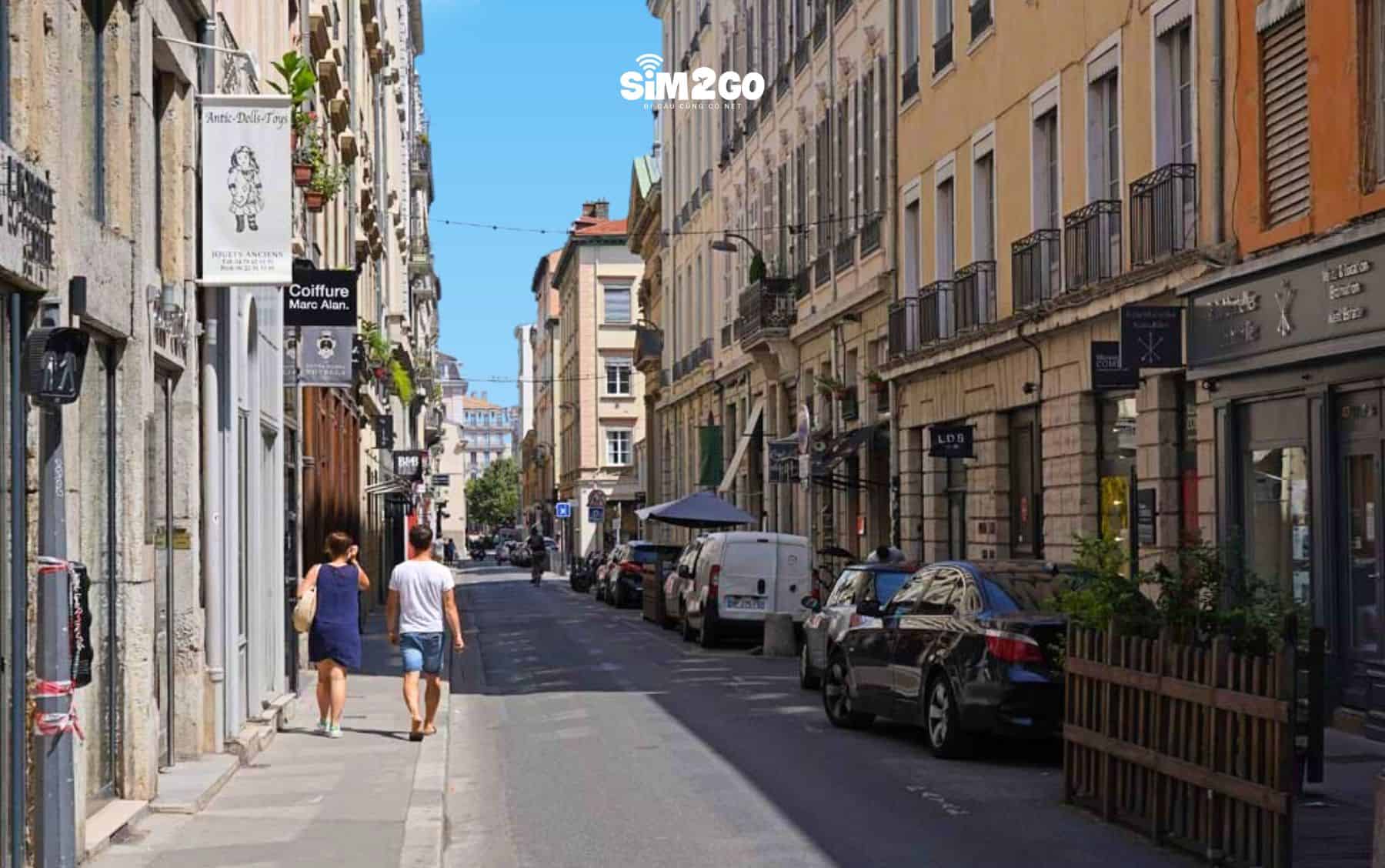 con-pho-nay-duoc-dat-ten-theo-mot-nha-triet-hoc-Auguste Comte