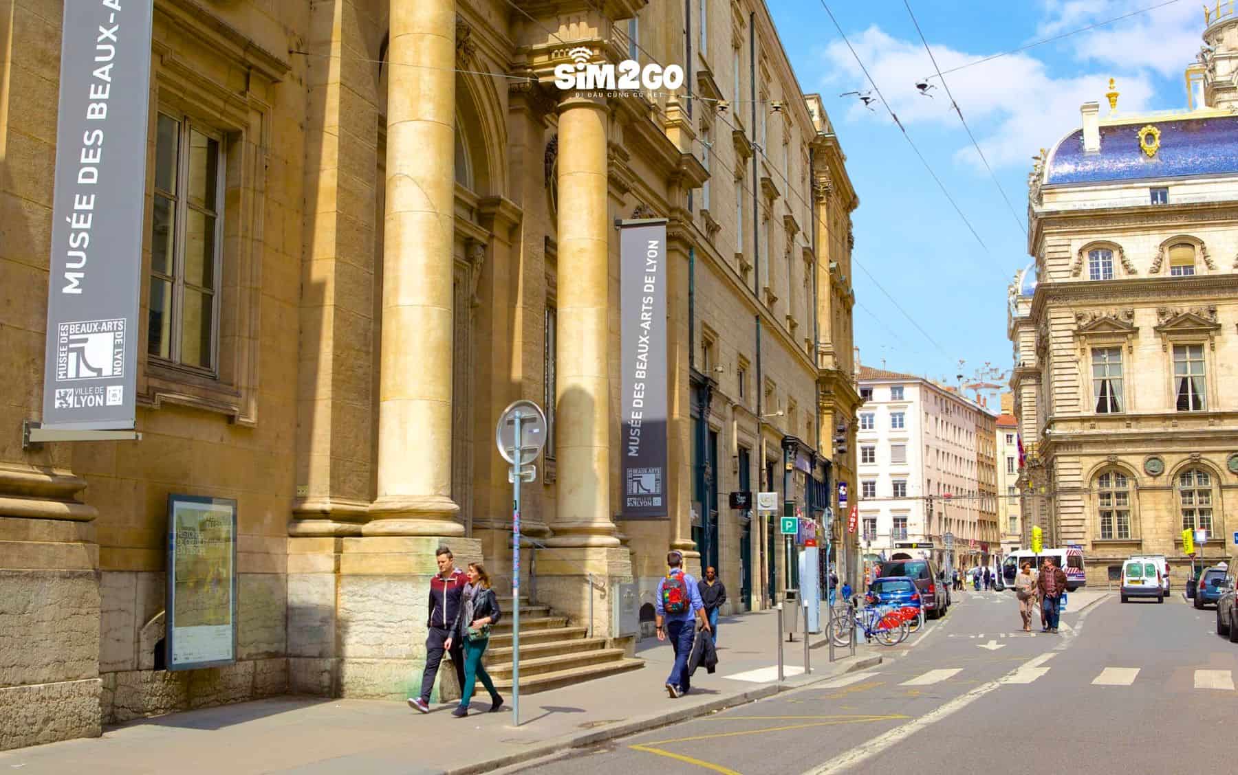 bao-tang-my-thuat-lyon-la-mot-trong-nhung-bao-tang-nghe-thuat-lon-va-quan-trong-tai-phap