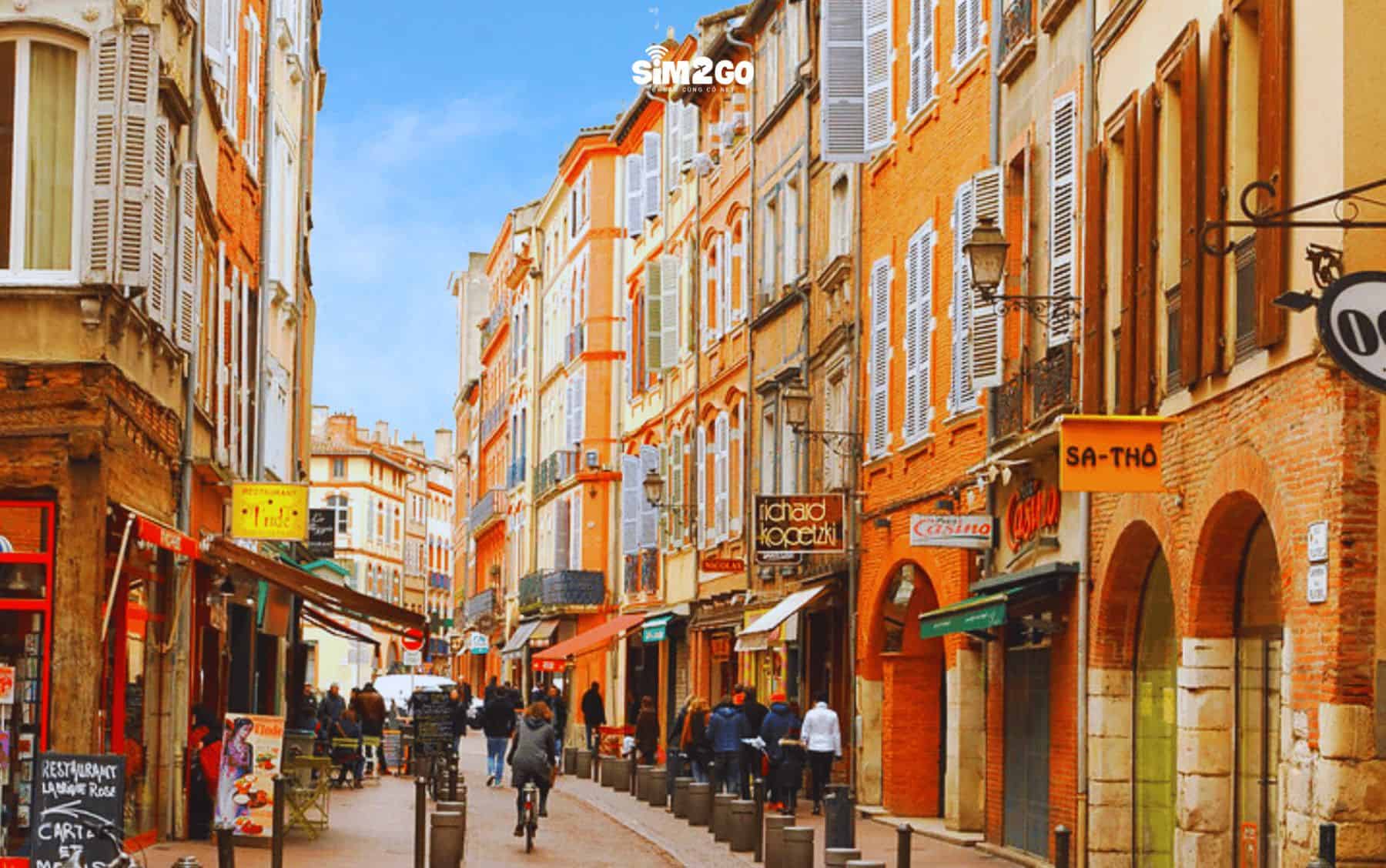 co-nhieu-ngoi-nha-mang-phong-cach-co-kinh-nhe-nhang