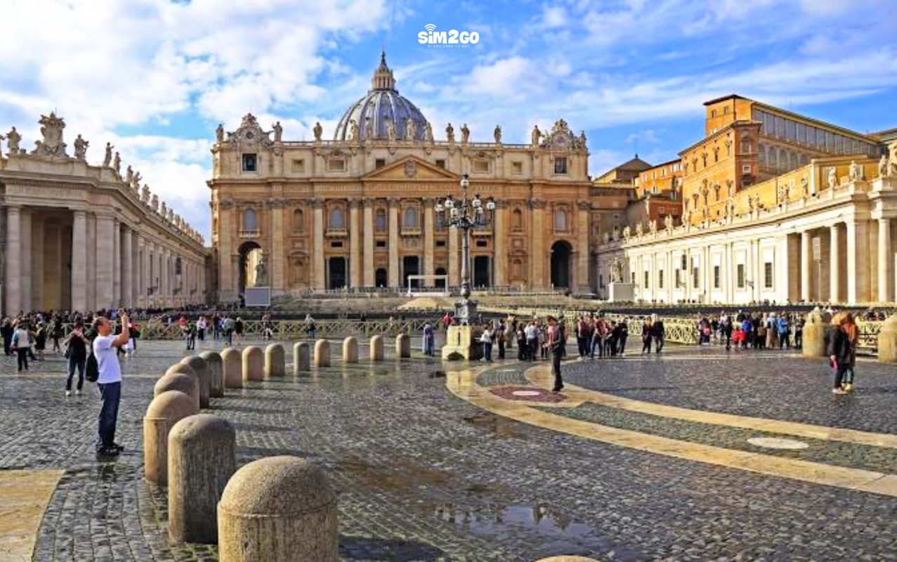 Bao-tang-vatican-luu-giu-cac-tac-pham-dieu-khac-la-ma 