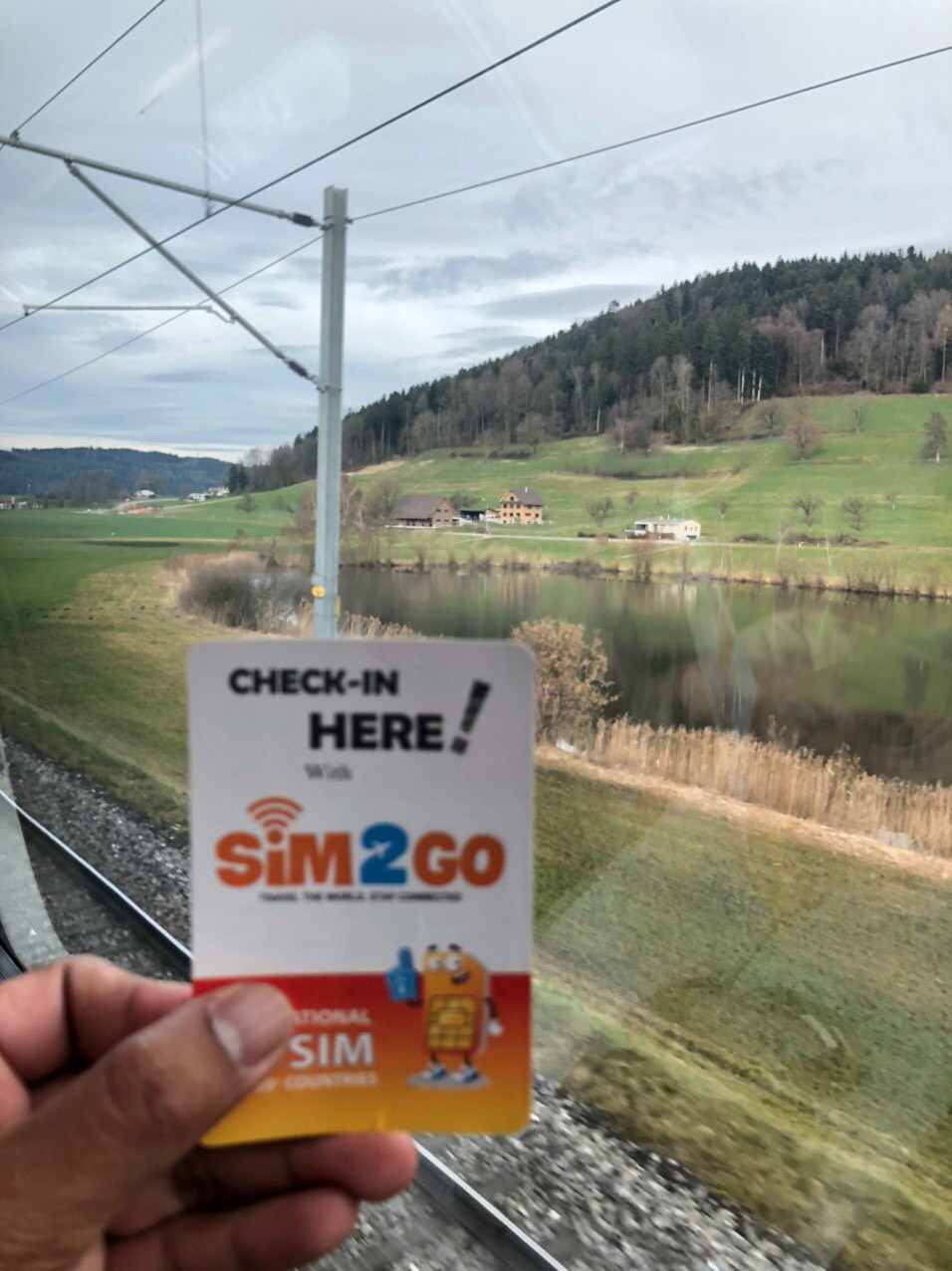 Khách hàng SIM2GO sử dụng SIM châu Âu khi đi tàu tại Thụy Sĩ