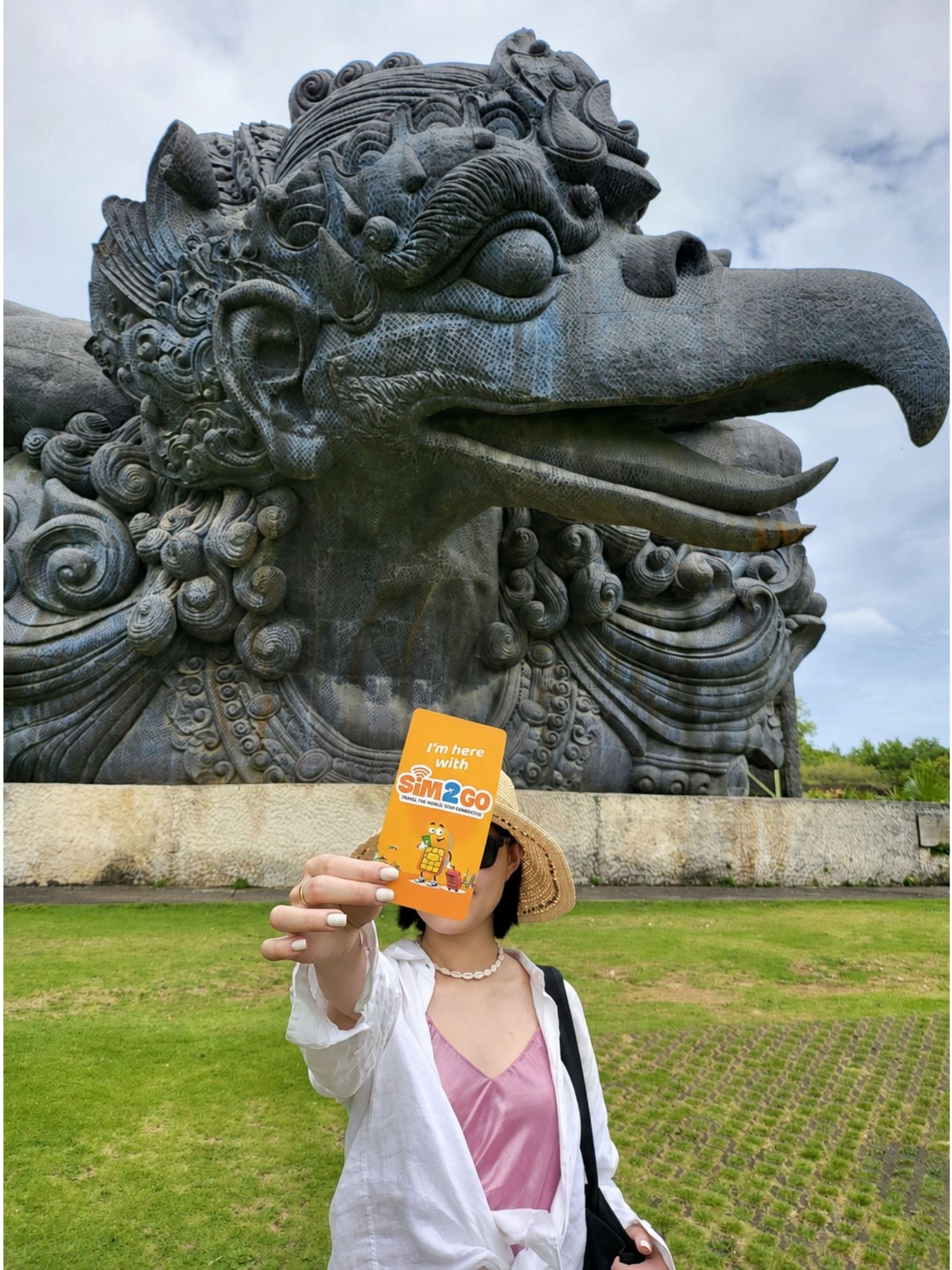 Khách hàng SIM2GO check-in tại Plaza Garuda