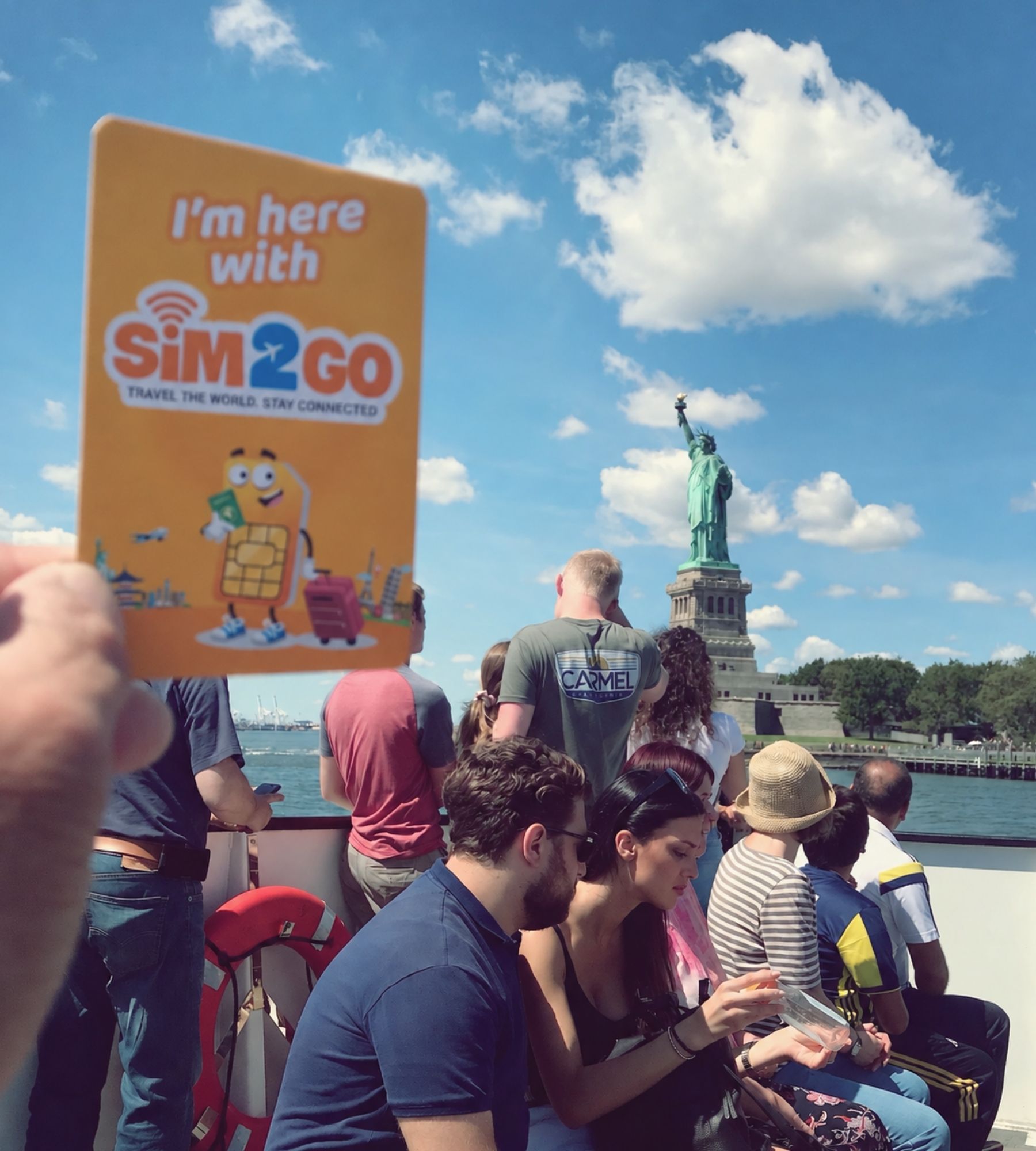 Khách hàng SIM2GO tham quan Tượng Nữ thần Tự do ở New York