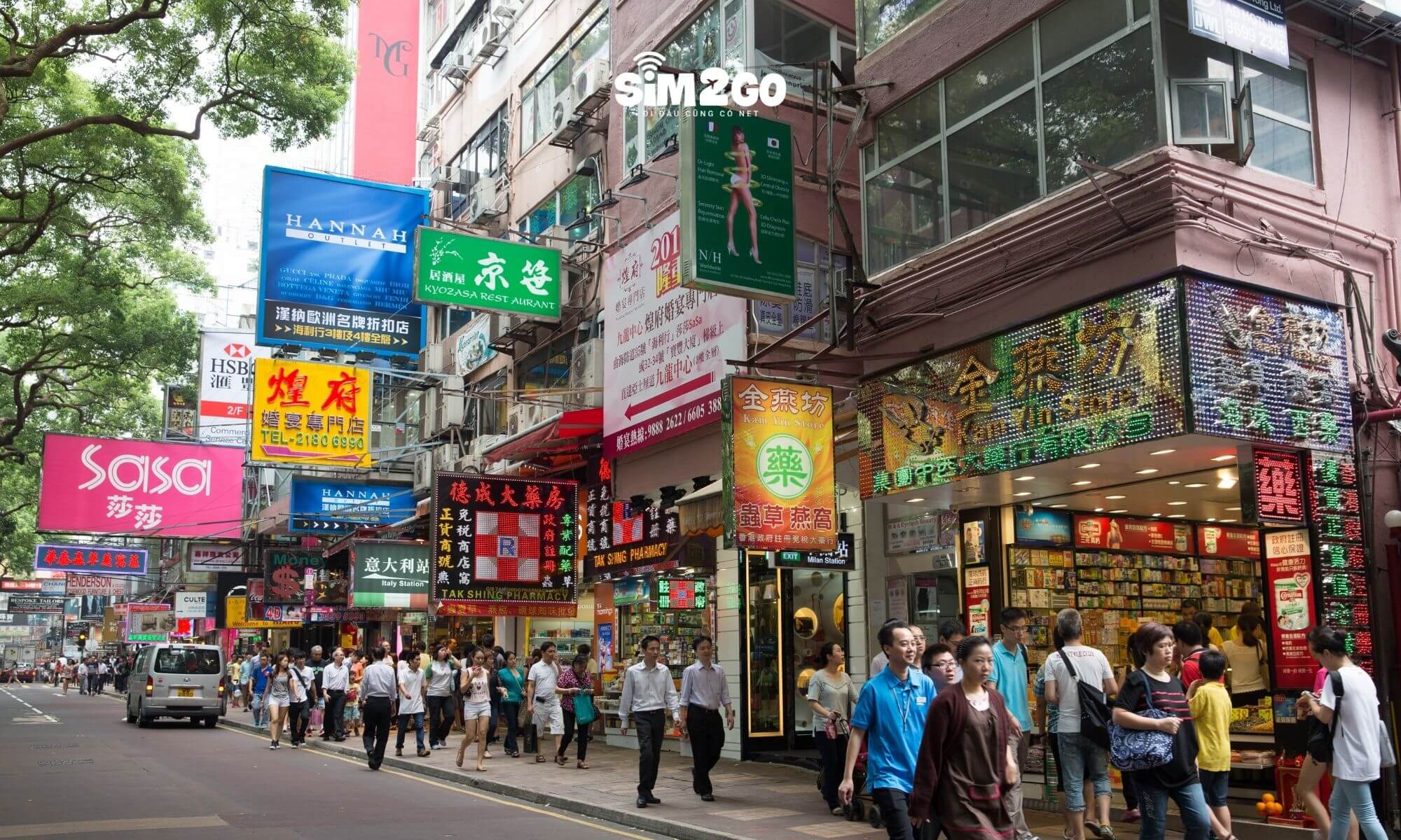 Các cửa hàng tiện lợi cung cấp SIM có khắp ở đường phố Hong Kong